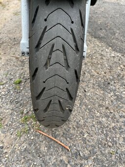 Kawasaki ZR-7S - 4