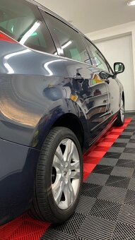 Peugeot 5008 1,6 HDI 82 kW rv. 2011 - 4