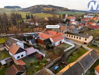 Dub u Prachatic, prodej rodinného domu s uzavřeným dvorkem a - 4