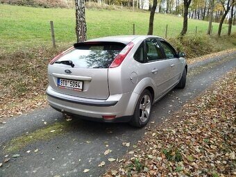 Ford Focus MK2 Ghia 1.6 85kW - NOVÁ STK + NOVÝ OLEJ - 4