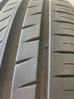 Continental 235/55R18. 100Y - 4