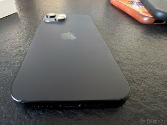 iPhone 15 128 GB Black - 4