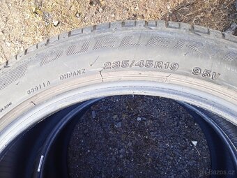 pneu 235/45 R19 letni - 4