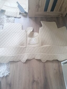 Nova sada koberců do Mercedes E - 4