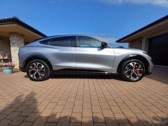 Ford Mustang Mach-E 75,7kWh Premium AWD STD - 4