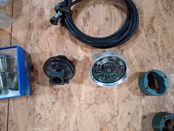 Prodej dilu zetor super - 4