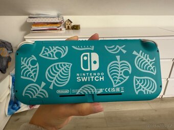 Nintendo Switch Lite - 4