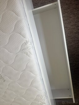 Manželská postel 180x200 cm s osvětlením a úložným prostorem - 4