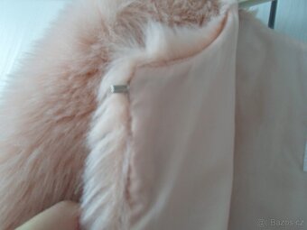 Růžový chlupatý kabát kabátek bunda - 152 - 4