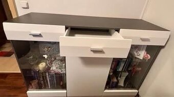 Komoda. Pěkný stav. - 4