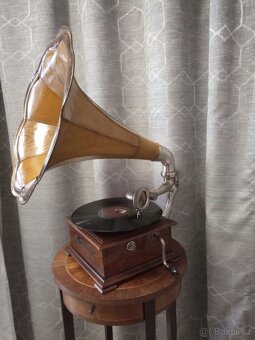 Gramofon s troubou - 4