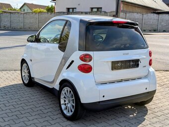 SMART FORTWO 451 MHD AUTOMAT 1.0i 52kW JBL HUDBA - 4