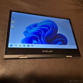 Spolehlivý malý a lehký 2v1 ultrabook s Windows 11 - 4