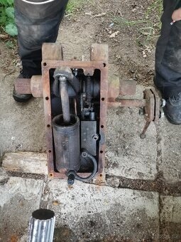 víko hydrauliky zetor 4011 - 4