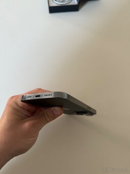 iPhone 13 Pro 256 GB Graphite (černá) - 4