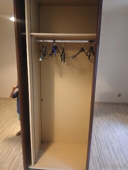 Šatní skříň - 4