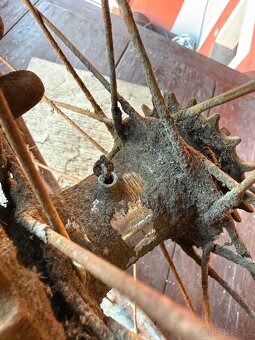 Zadní kolo na motokolo - asi Čz,Sachs,atd… - 4