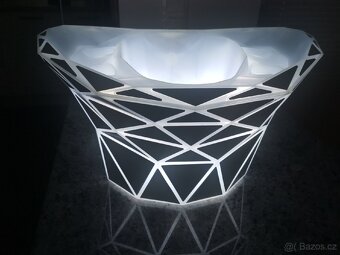 Exkluzivní chladicí box na láhve Red Bull s LED osvětlením - 4