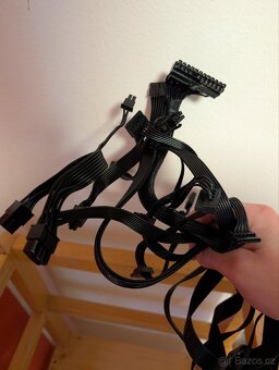 PC zdroj Adata XPG PYLON II 750W - MĚSÍC STARÝ - 4