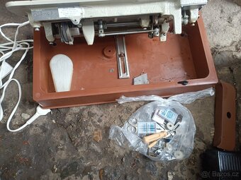 Šicí stroj - 4
