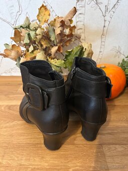 Celokožené dámské boty Baťa vel. 38 - 4