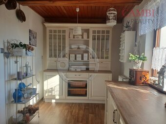 Rodinný dům, lodžie, terasa, pergola, garáž, pozemek, 1.921 - 4