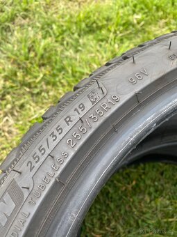 255/35 R19 Pilot Alpin 5 - 4
