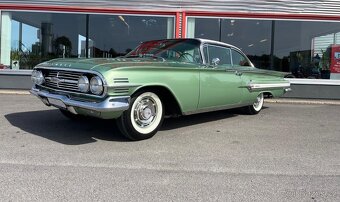 1960 Chevrolet Impala Sportcoupe - 4