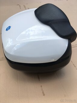 Original kufr Piaggio X10 / MP3 - 4