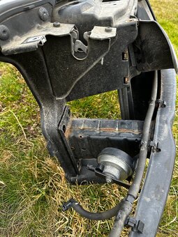 Přední stěna BMW E90 - 4