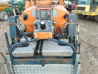 Chodníkový finišer DEMAG DF45C - 4