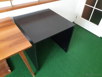 Černý stůl - 4