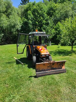 Traktor ISEKI 3030 diesel s přední radlicí - 4