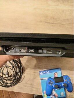 Playstation 4 PRO 1TB + Ovladač + 1 hra - 4