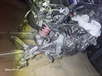 HONDA HORNET 600. RAM S DOKLADY +MOTOR - 4