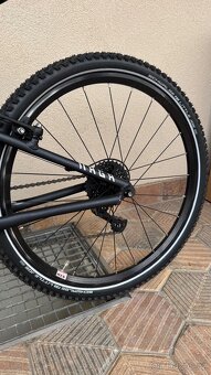Juniorské kolo KELLYS NAGA AIR 70 24" černé zánovní - 4