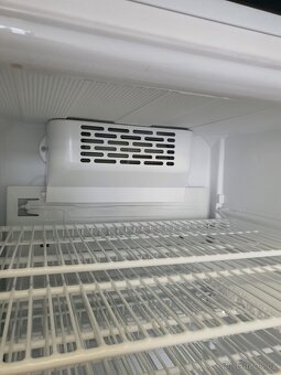 NOVÁ GASTRO VELKÁ vitrína lednice 381 lt VENTILACE - 4