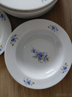 Retro krásné porcel.talíře-pomněnky-zamluveny - 4