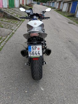 Kawasaki Z1000 - 4