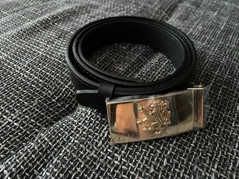 Kožený opasek s přezkou se znakem českého lva zlaté barvy - 4