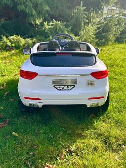 Elektrické autíčko Toyz Commander Tesla - 4