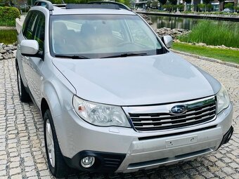 Subaru Forester 2.5i 4x4 AUT VÝHŘEV TAŽNÉ 30 JAHRE COMFORT - 4