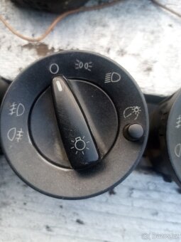 PRODAM-PREPINACE SVETEL SKODA OCTAVIA- 1,2 - 4