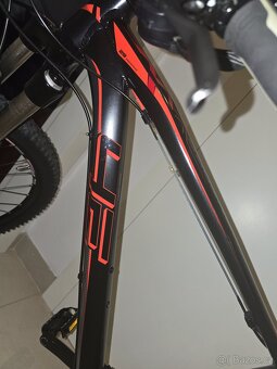 4E Front Bee 17 - 4