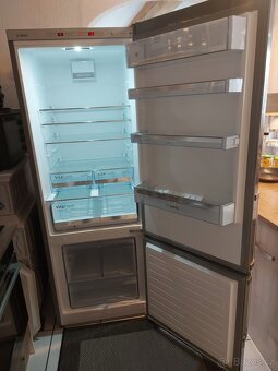 Lednička s  mrazákem - 4