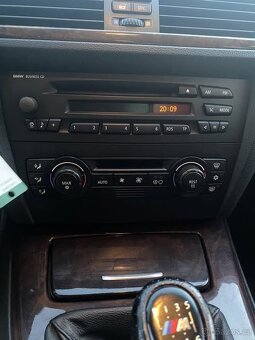 BMW E90 320i - 4