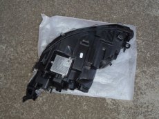VW GOLF 8 PREDNE SVETLA LAVE PRAVE - 4