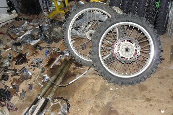 Honda crf 450 rok vyr 2006 dily na motocross - 4