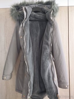 Šedá oboustranná zateplená parka - 4