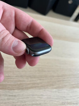 Apple Watch 4 - 4